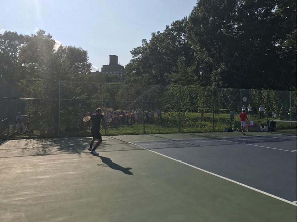 Pendant ce temps-là, Federer s'entraîne à Central Park