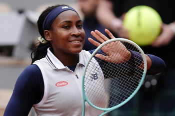 In zwei Schritten checkt Gauff Jabeur aus und erwartet Swiatek im Halbfinale!