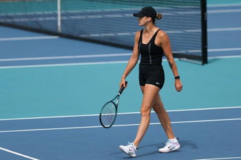 Sabalenka après sa victoire contre Zheng : « Les balles sont devenues très lourdes, ce qui a posé problème au service »