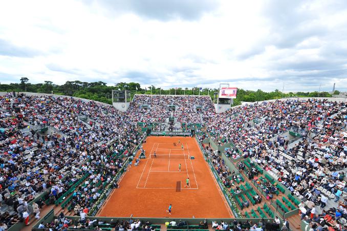 C'est parti entre Federer et Wawrinka sur le Lenglen 