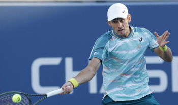 De Minaur schlägt Shapovalov und erreicht Achtelfinale in Madrid