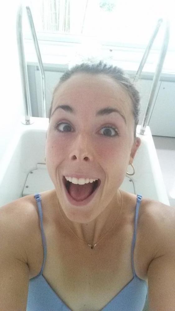 Jusque dans son bain, Cornet en souriait