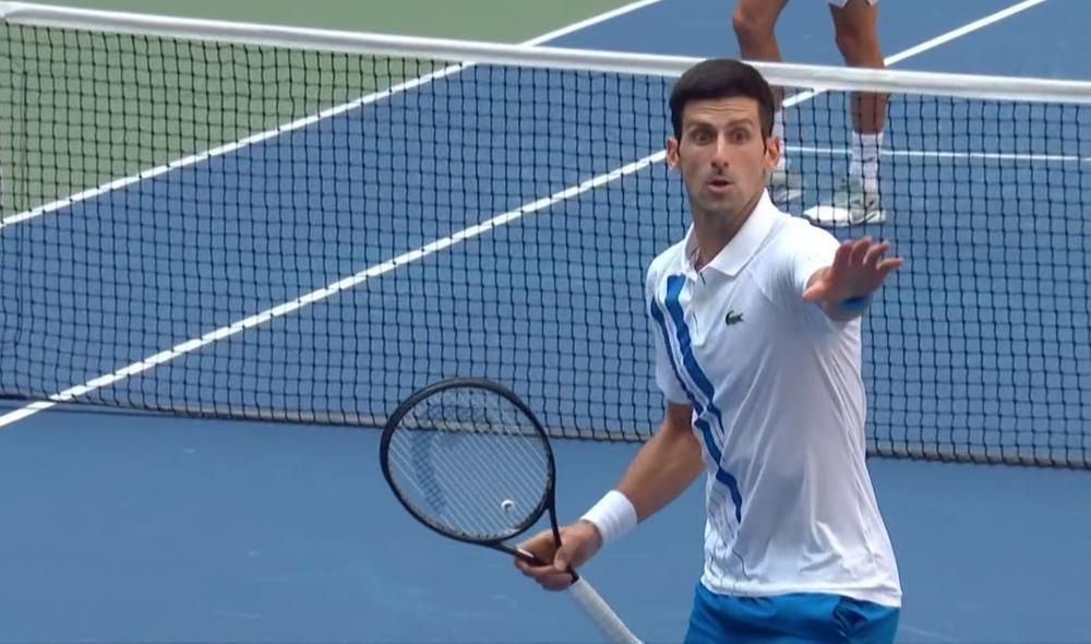 Djokovic disqualified from the US Open! The Serbian hit a line judge in the throat by swinging a ball after being broken in 1st set