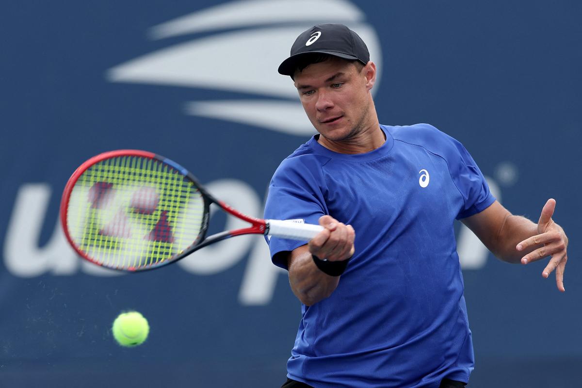 Vidéo - Majchrzak rencontre le garçon dont la casquette a été volée par un adulte à l’US Open