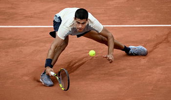 Panatta lobt Alcaraz: „Wie Federer macht er Dinge, die normalerweise unmöglich sind“