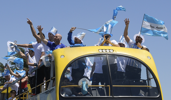 Les joueurs argentins accueillis en héros à Buenos Aires après leur titre en Coupe Davis