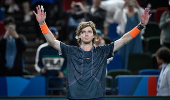 Rublev outclasses Arnaldi to reach the final!