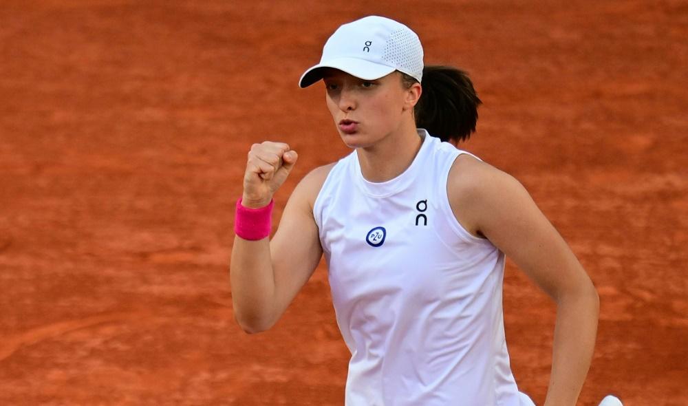 Swiatek Defeats Svitolina and Advances to the Semifinals at Roland Garros  