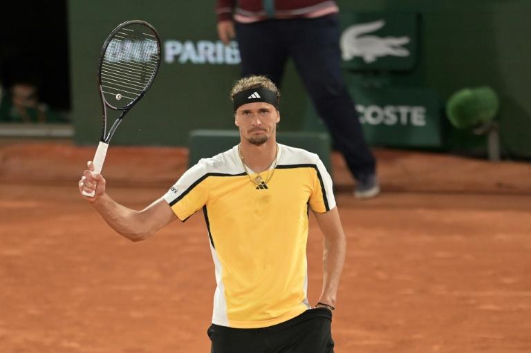 Zverev se qualifie en quart de finale de Roland-Garros après l’abandon de Griekspoor