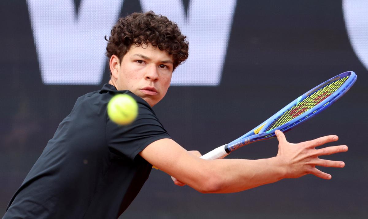 Herbert Defeated by Shelton in Stuttgart Second Round  