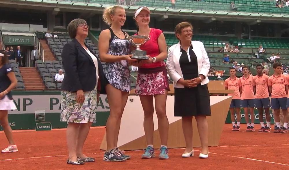 Siniakova et Krejcikova remportent le double dames à Roland Garros