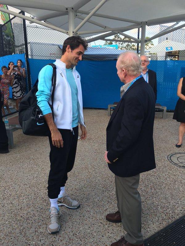 Federer rencontre Rod Laver à Brisbane, le détenteur du seul Grand Chelem calendaire dans l'ère Open