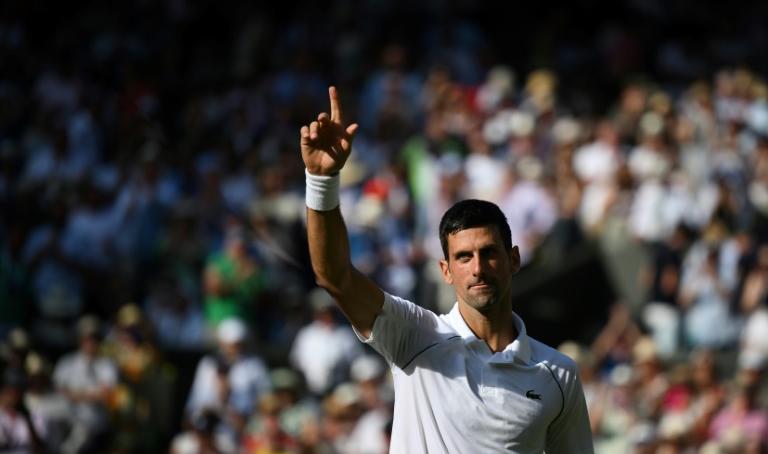 Djokovic one set away from 7th Wimbledon title! Kyrgios lost his nerves at the end of 3rd set, at 4/4 40-0, giving the Serbian the break