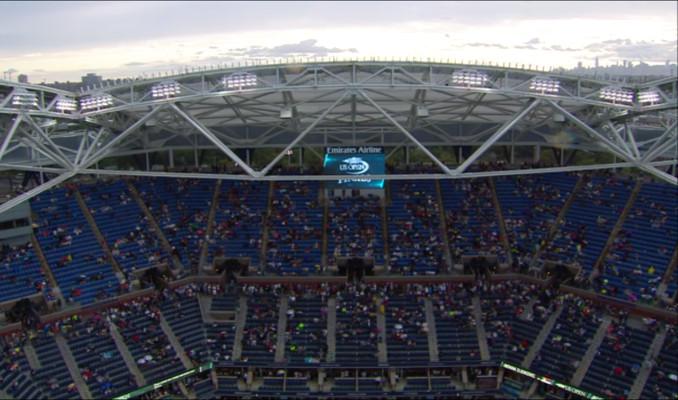 L'éclaircie à venir au dessus de l'Arthur Ashe Stadium