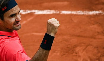 Federer s'en sort en 3h36 face à Koepfer 
