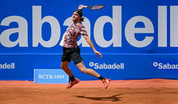 Tsitsipas attend Alcaraz en finale à Barcelone. Il vient de se défaire de Musetti sur l'ocre catalane.
