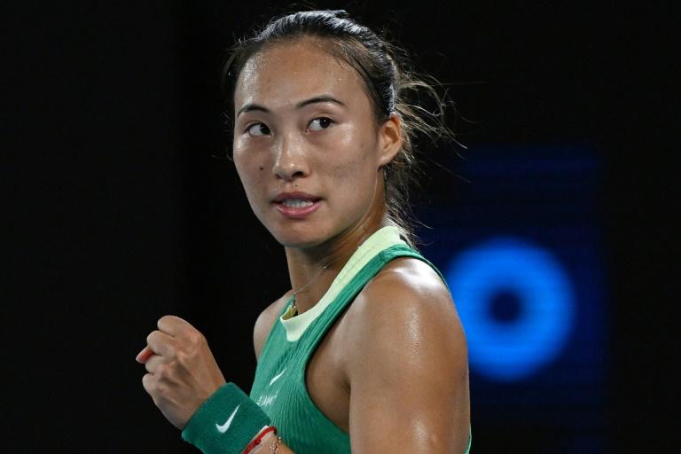 Vidéo - Zheng Qinwen remporte l'élection du plus beau point du circuit WTA en 2024