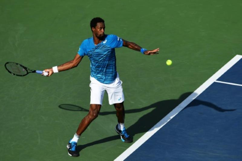 Djokovic prend le large face à Monfils 