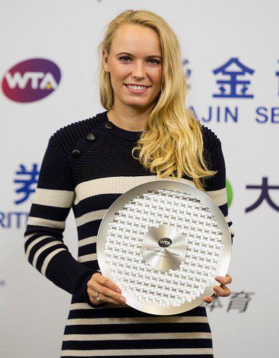 Wozniacki a reçu un 2e Diamond Aces Award qui récompense la joueuse ayant le mieux promu le tennis durant la saison