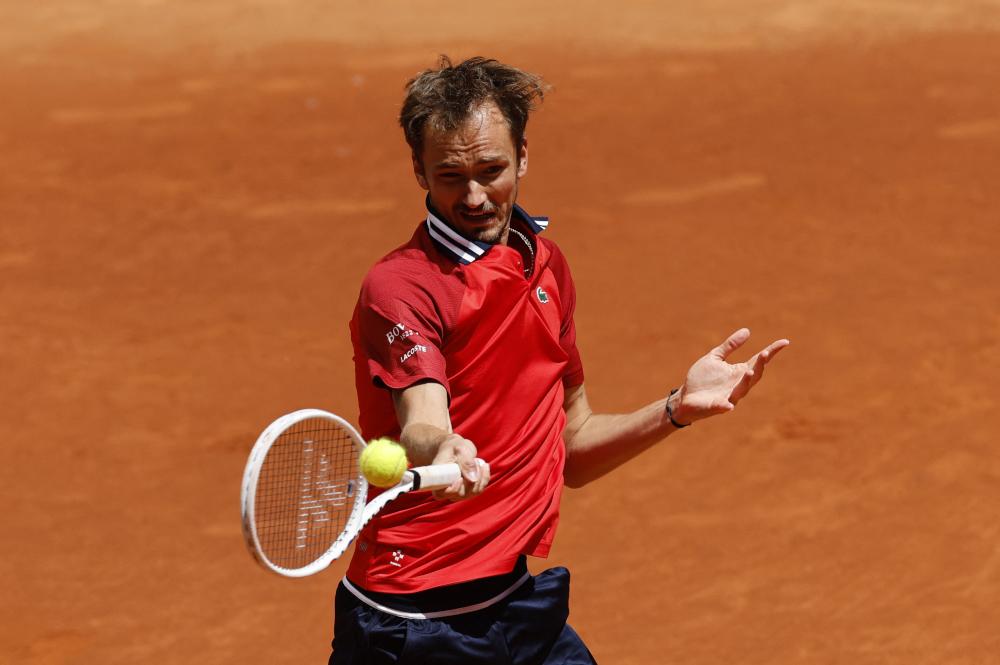 Medvedev : “Tsitsipas sera le grand favori à Roland-Garros s’il gagne Rome. Avec Djokovic et Alcaraz.”