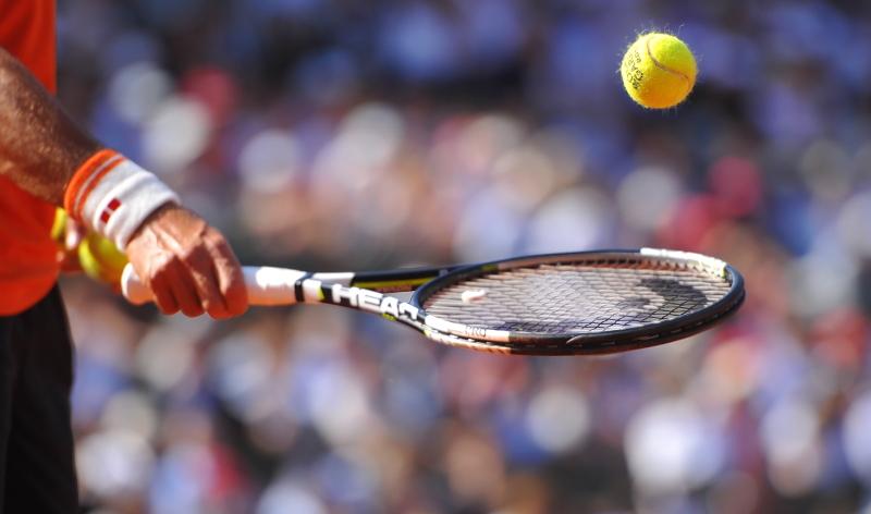 Roland Garros 2016 en chiffres, côté matériel, c'est 4 500 raquettes cordées et 60 000 balles utilisées en 3 semaines (qualifs comprises)