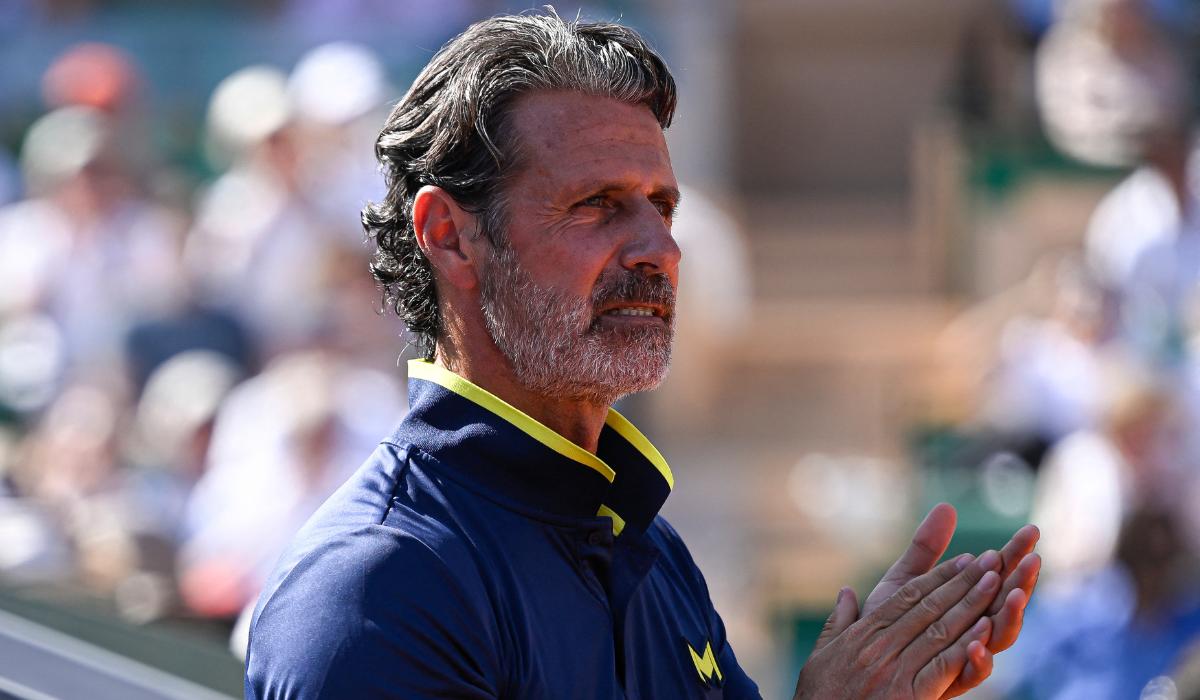 « Carlos joue de la même manière que Roger, mais juste à un meilleur niveau », Mouratoglou compare le jeu d'Alcaraz et Federer