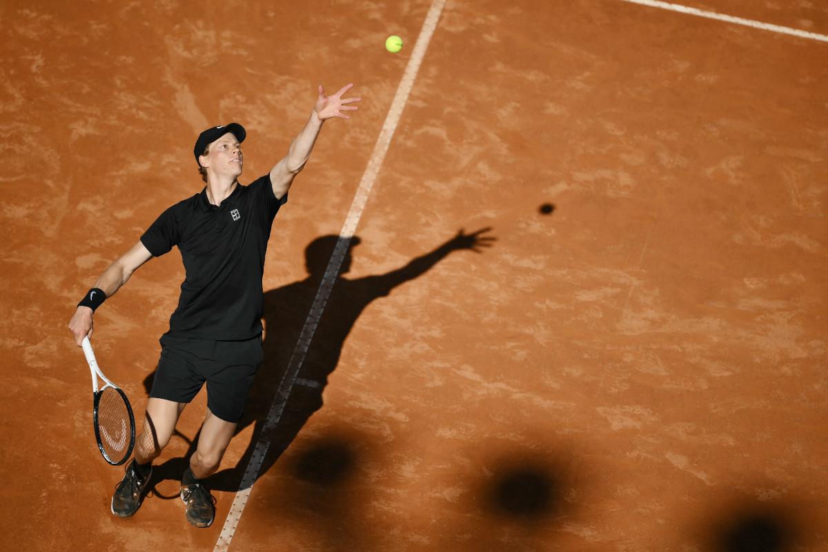 Sinner passe l'obstacle De Jong et file en huitième de finale à Rome