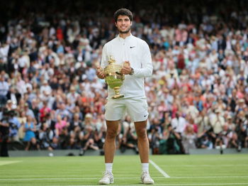 Alcaraz est le 1er joueur hors Big 4 à remporter Wimbledon en 21 ans.