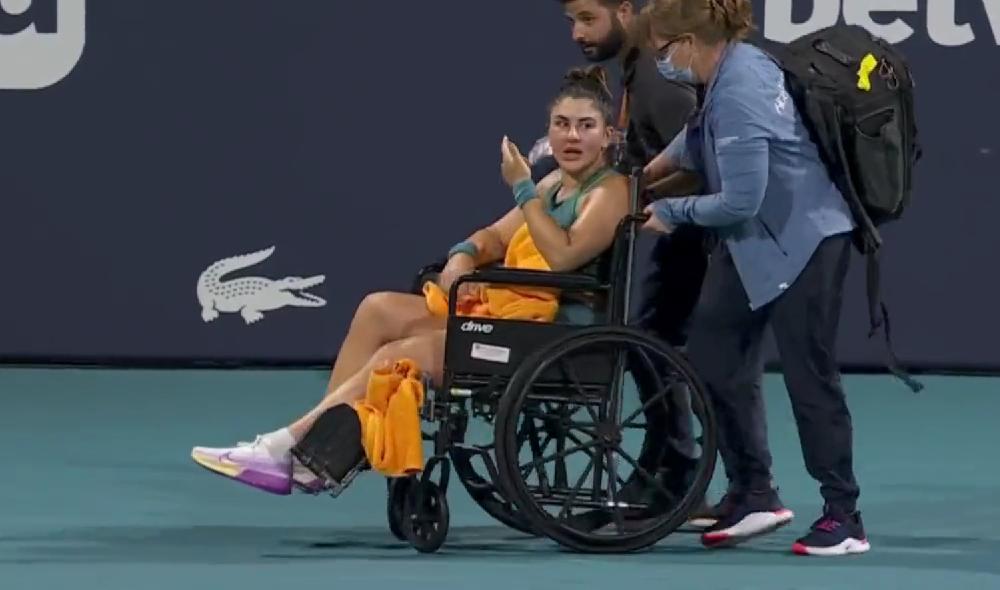 Tendon d'Achille ou cheville pour Andreescu 