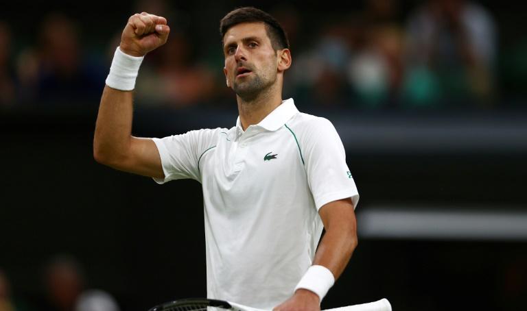 Djokovic entame sa 900ᵉ semaine dans le top 10 et se rapproche de Nadal
