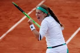 Ostapenko est la 1ère Lettone et la plus jeune joueuse depuis Sharapova (Wimbledon en 2004 à 17 ans et 3 mois) à remporter un Grand Chelem.