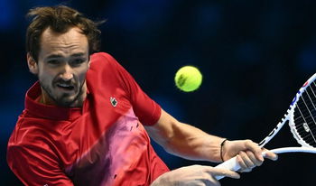 Medvedev qualifies for semi-finals in Marseille