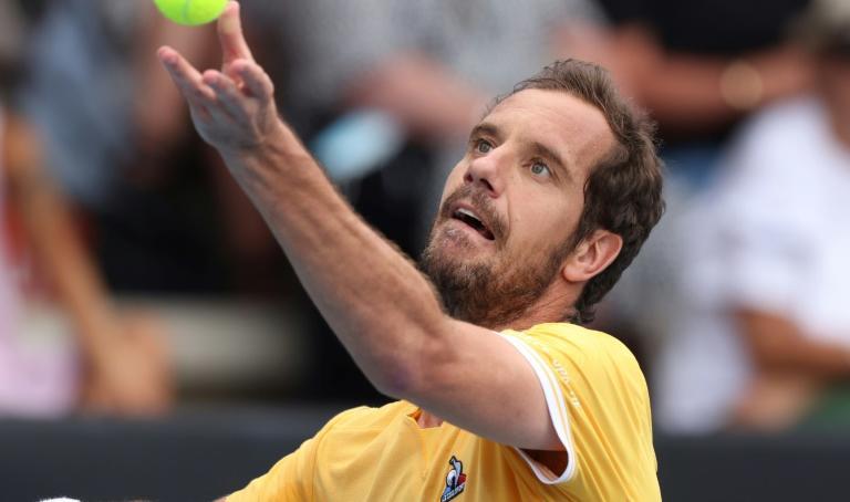 For his last in Metz, Gasquet makes it through the 1st round