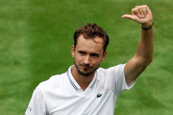 Medvedev Overcomes Mannarino to Reach Quarterfinals in ’s-Hertogenbosch  