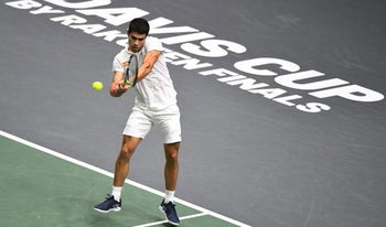 Alcaraz s'incline face à Auger-Aliassime en Coupe Davis 