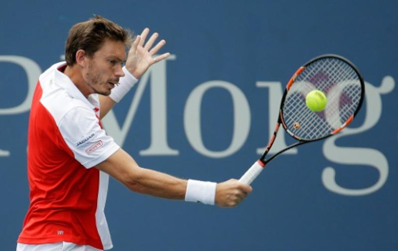 Mahut prend le 1er set à Nishikori sur le Grandstand 