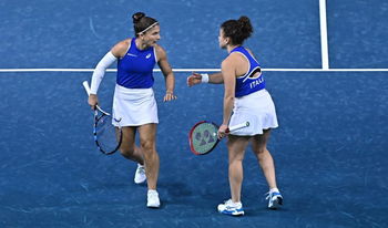 Video - Errani's underarm servce on match point
