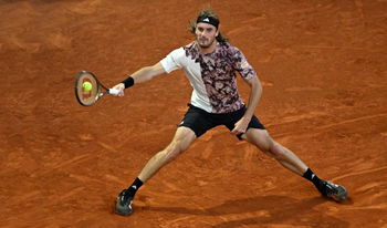 Tsitsipas a eu du mal mais se hisse en huitièmes à Madrid.