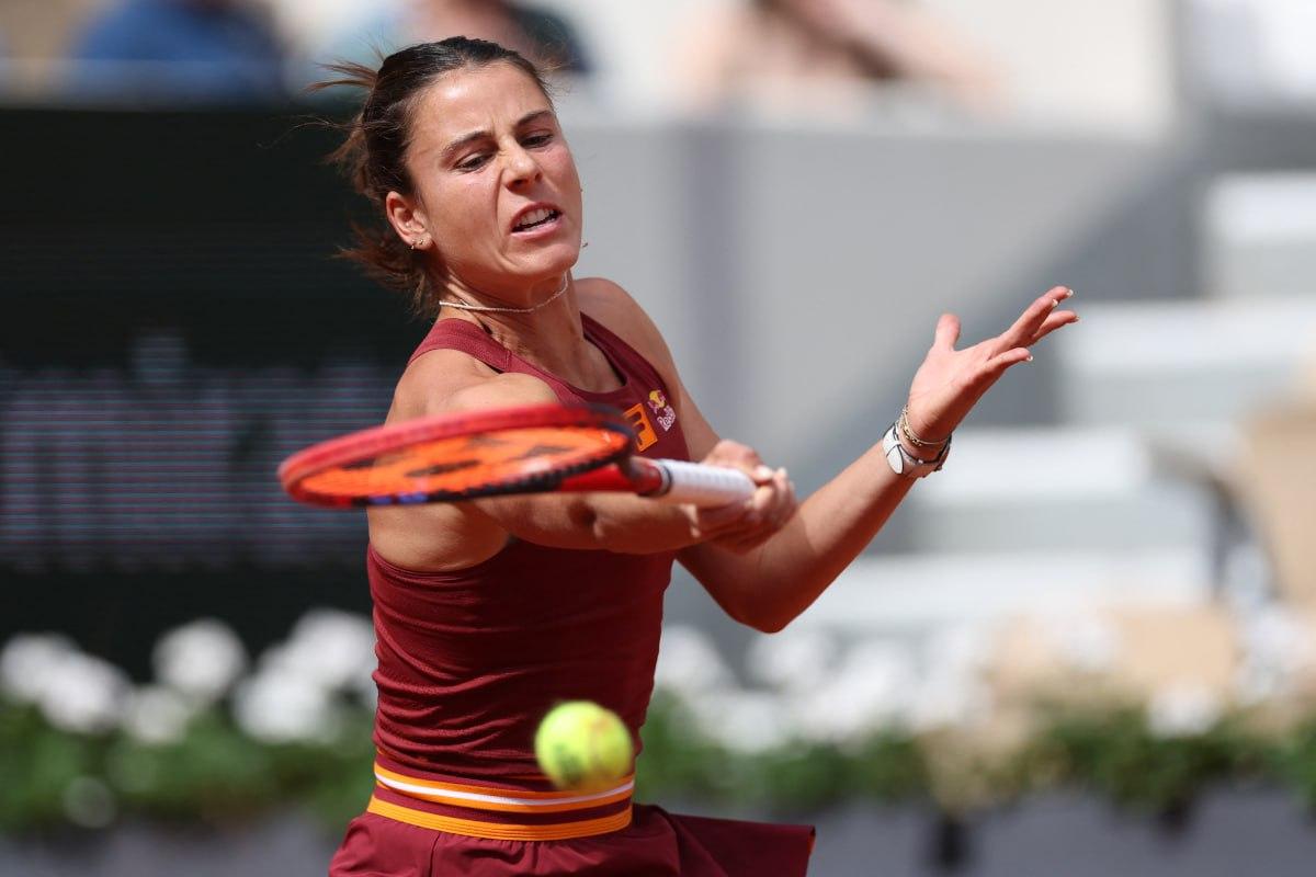 Navarro on the Brink of Elimination Stages Comeback Against Haddad Maia in Queen’s Debut  
