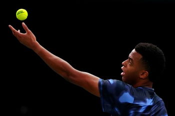 Mpetshi Perricard Falls Early at Queen's Against Nakashima  