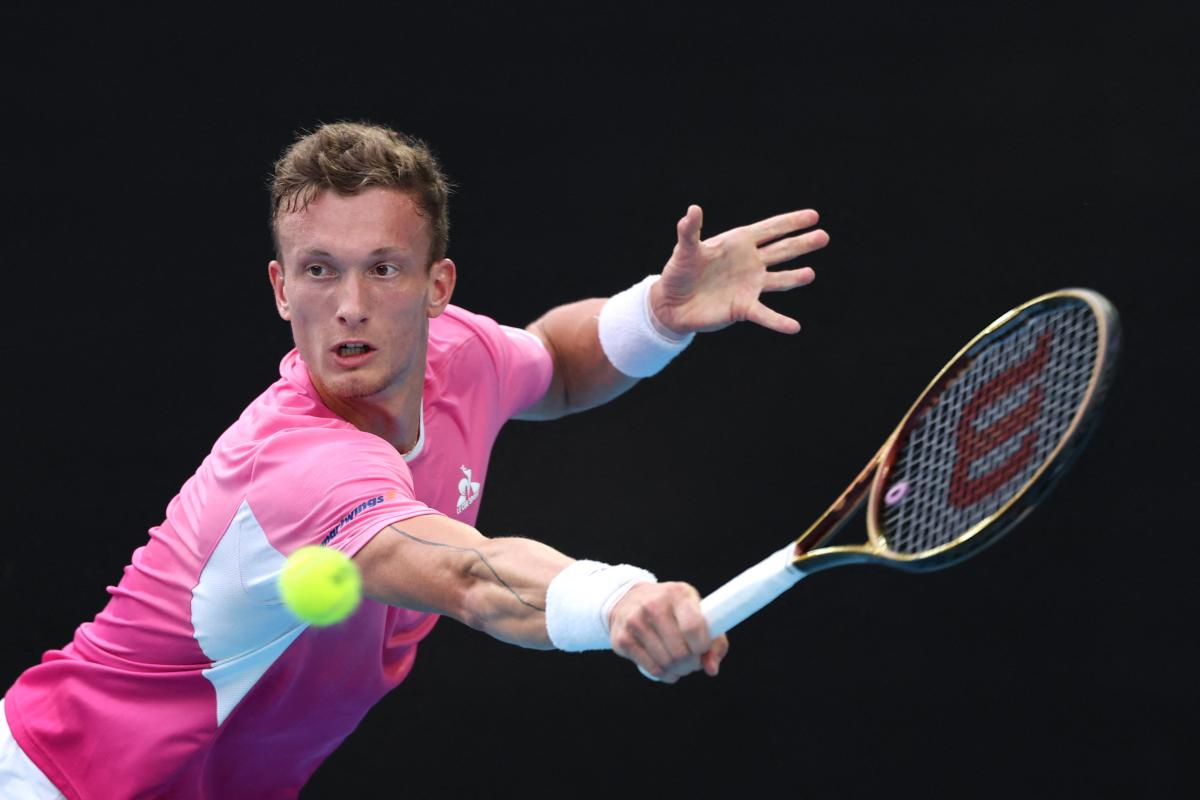 « C’est ce que tu ressens quand tu gagnes un jeu contre Sinner », ironise Lehecka après avoir été corrigé par le n°1 mondial à Roland-Garros