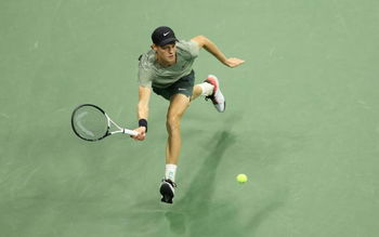 Sinner loses another set, but qualifies