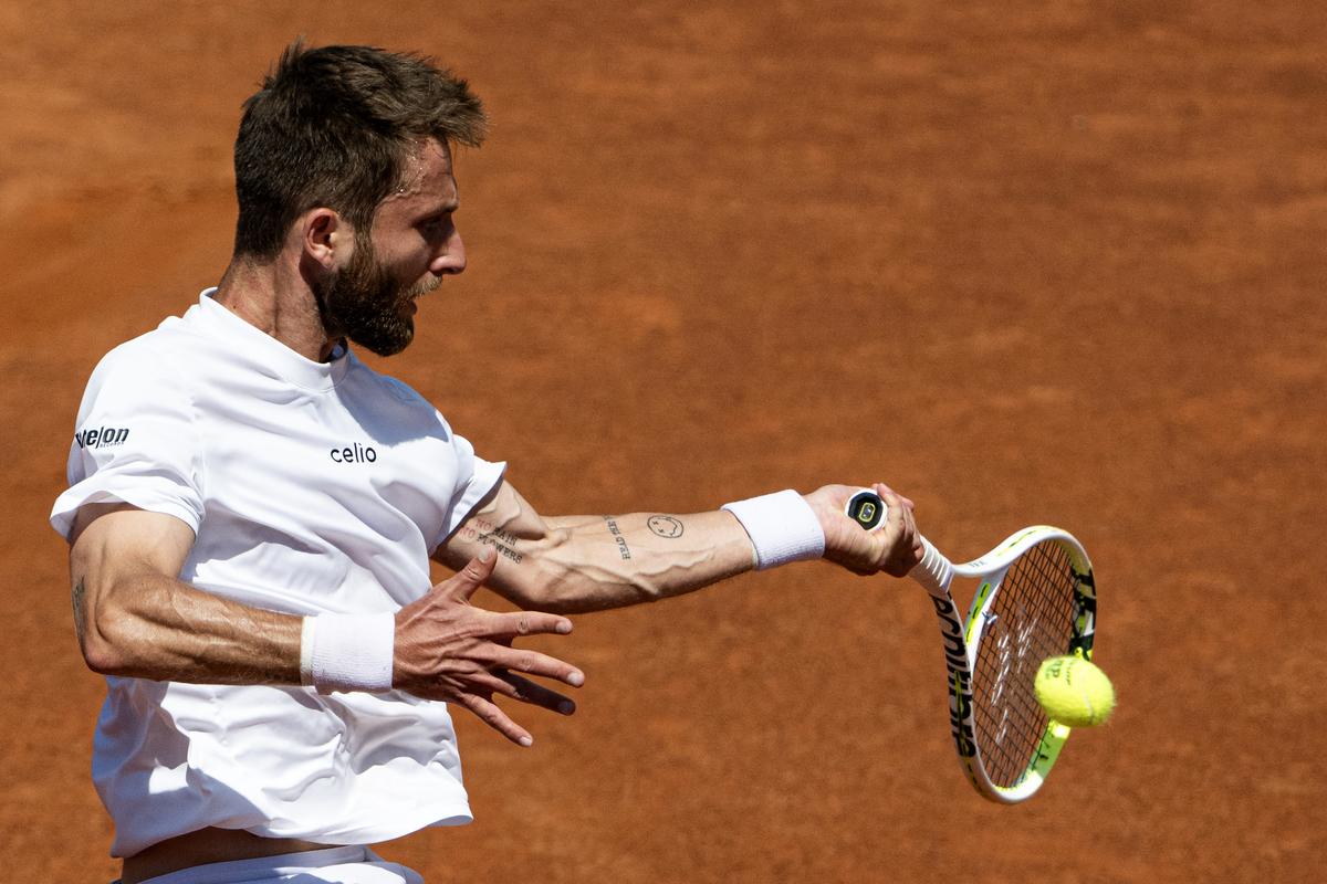 Moutet Eliminates Fognini and Advances to Face Zverev in Stuttgart  