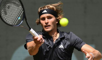 Zverev Eases Through His Opening Match in Halle  
