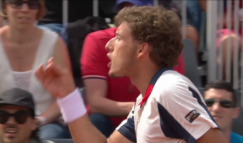 Gros coup de gueule de Carreno Busta contre l'arbitre sur le Court 1, vous êtes deux pour voir la ligne, deux 