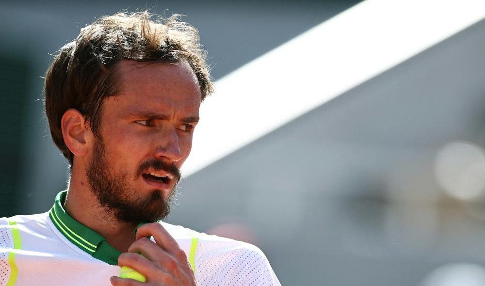 « Je n’imagine pas une seconde Alcaraz ou Sinner agir de cette manière », la réaction de Mahut, entraîneur de Bonzi, sur l'attitude de Medvedev