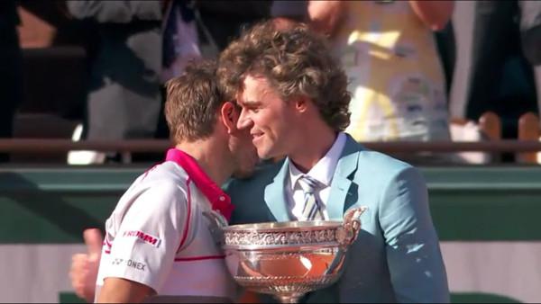 C'est Kuerten alias Guga qui a remis la coupe à Wawrinka