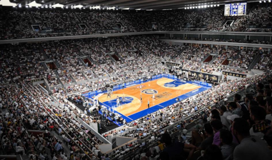 Insolite - Quand le Court Philippe Chatrier se transforme en salle de basket.