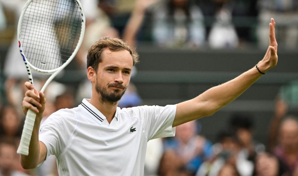 Sinner battu par Medvedev à Wimbledon !