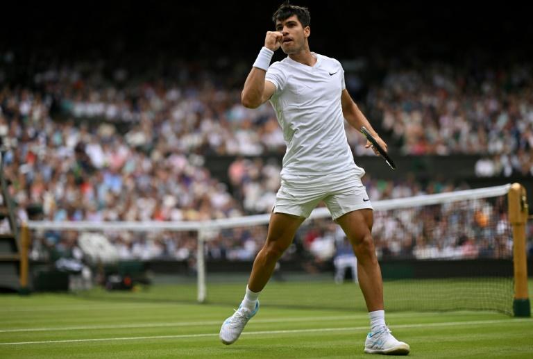 Alcaraz czerpie pewność siebie z Wimbledonu: Czuję się niesamowicie dobrze na boisku.